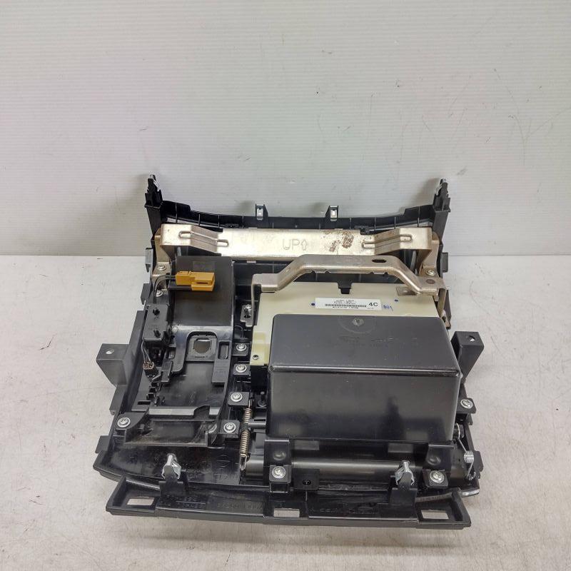 TE52 エルグランド 純正 エアコンスイッチパネル 2Z2−27−1