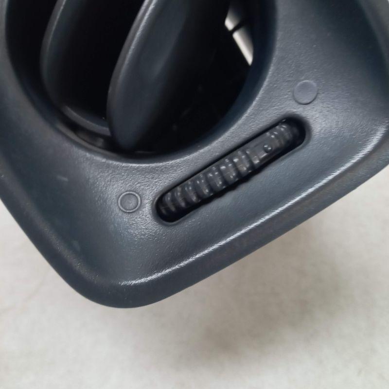 JA4 トゥデイ 純正 運転席助手席エアコン吹出口 2Z3−22−6
