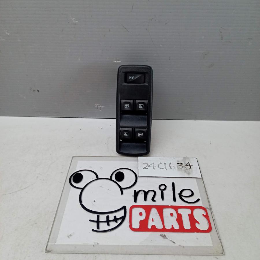 KWK4M ルノーカングー 純正 パワーウィンドウスイッチ 2Z6−22−7/24C1634*同梱不可 2Z622724C1634