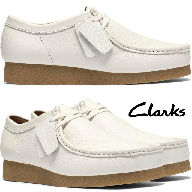 Clarksの白のシューズ Clarks（クラークス） ワラビー EVO レザーシューズ メンズ 白 本革