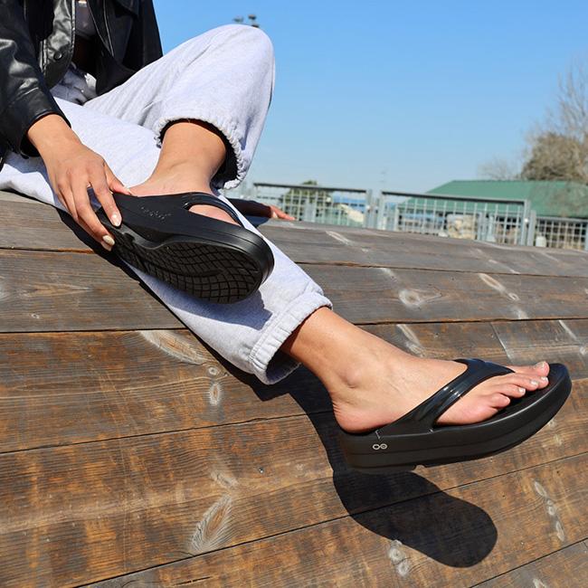 ウーフォス　ウーメガ OOFOS (ウーフォス) OOmega #WOMEN / ウーメガ（レディース）