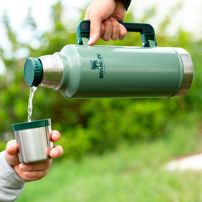 【正規品】STANLEY スタンレー  クラシック真空ボトル STANLEY（スタンレー） クラシック真空ボトル 1.9L 11348 【アウトドア