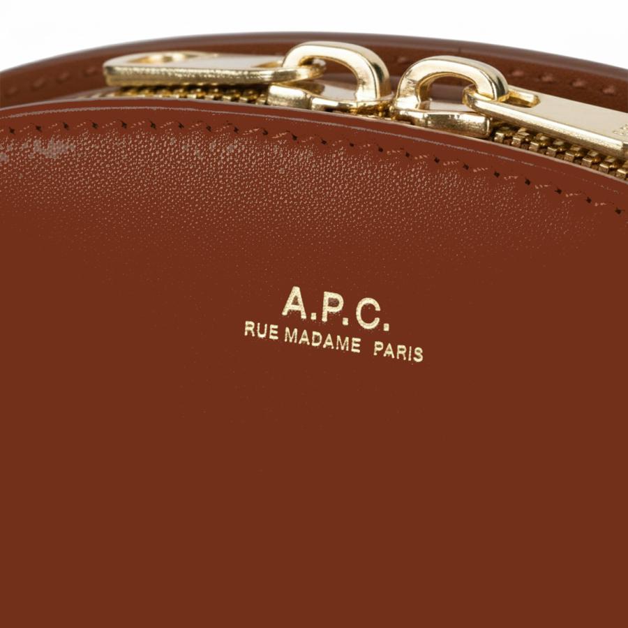 A.P.C. アーペーセー ショルダーバッグ デミルーン レディース 斜めがけ 軽量 DEMI-LUNE LEATHER CLUTCH ブラウン PXAWV F61596の画像