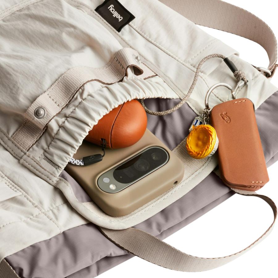 ベルロイ Bellroy バッグ バケットトートショルダーバッグ 9L 耐水 軽量 耐久 斜めがけ Cinch Bucket Bag 9343783026722 | Bellroy | 06