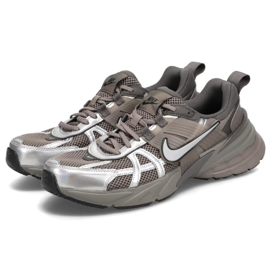 NIKE ナイキ スニーカー メンズ レディース V2K RUN ブラウン
