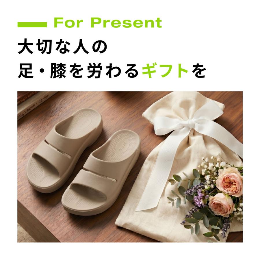 ウーフォス OOFOS リカバリースライドサンダル ウーメガ ウーアー レディース 厚底 OOmega OOahh ブラック ベージュ 黒 2000730 正規品 爆買の画像