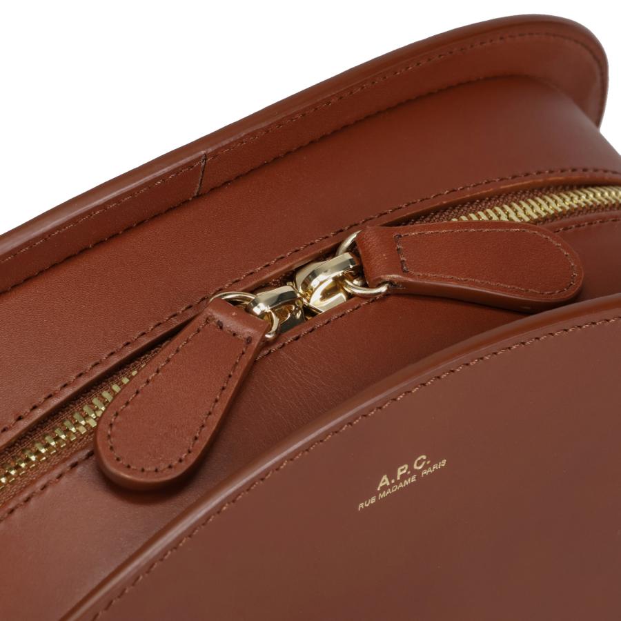 訳あり A.P.C. アーペーセー ハーフムーン バッグ ショルダーバッグ レディース 斜めがけ 軽量 ブラウン PXAWVF61048 返品不可の画像