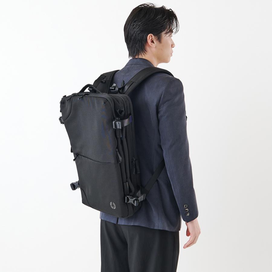 【美品】　PID バックパック　リュック　PAK304 40L グレー P.I.D ピーアイディ ビジネスリュック 40L A3 メンズ トラビ PAK304