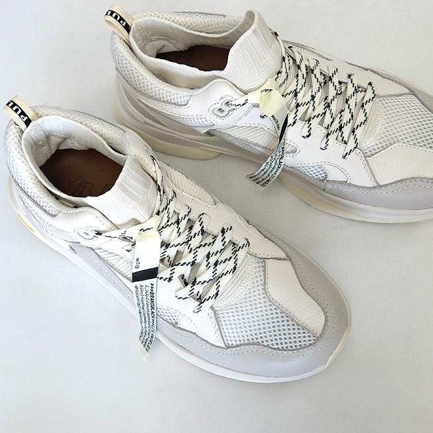 極美品✨現行　プラダ　スニーカー　ローカット　三角ロゴ　レザー　ホワイト PRADA(プラダ) スニーカー(レディース) 2ページ目 - 海外通販のBUYMA