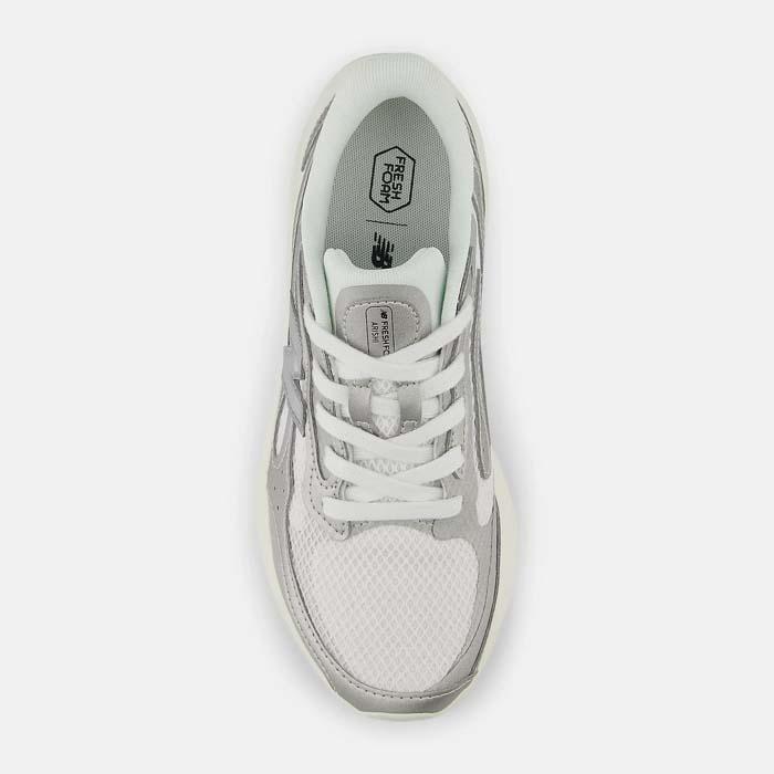 New Balance（ニューバランス） レディース スニーカー シルバー