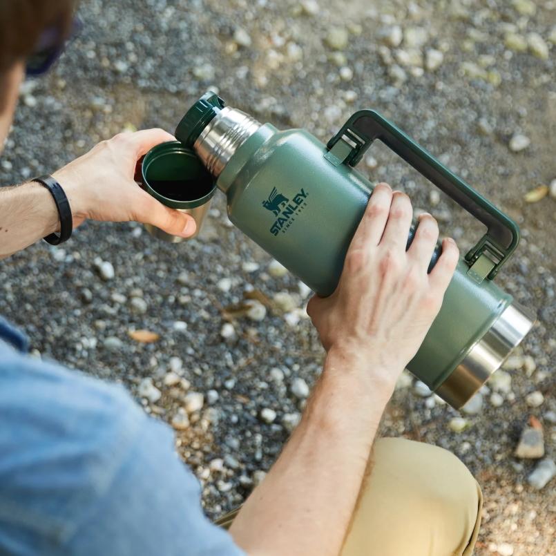 STANLEY スタンレー クラシック真空ボトル CLASSIC BOTTLE 1.9L STANLEY スタンレー クラシック真空ボトル CLASSIC BOTTLE 1.9L