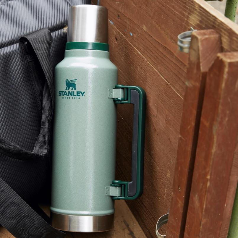 STANLEY スタンレー クラシック真空ボトル CLASSIC BOTTLE 1.9L STANLEY スタンレー クラシック真空ボトル CLASSIC BOTTLE 1.9L