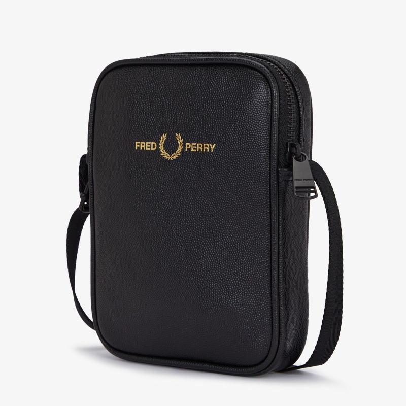 FRED PERRY（フレッドペリー） スコッチグレイン レザー サイド バッグ