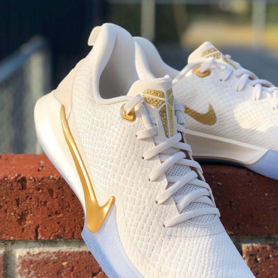 nike kobe mamba focus metallic gold