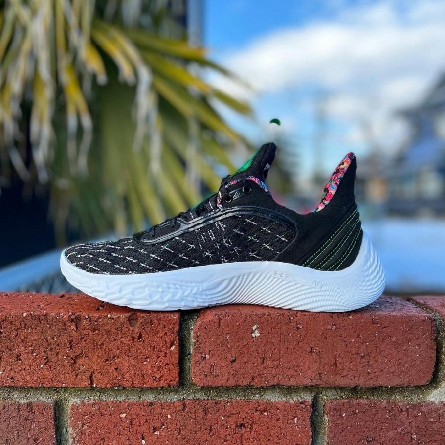 価格 バスケットシューズ バッシュ アンダーアーマー Underarmour Curry 9 Count It Black White Octane Fucoa Cl