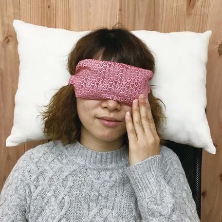 あずき アイピロー 和柄 青海波 コージカンパニー 目 温める グッズ アイマスク ホット レンジ 温め 繰り返し 電子レンジ かわいい クリスマス プレゼント Koji Azukiaoeye Sng Store 通販 Yahoo ショッピング