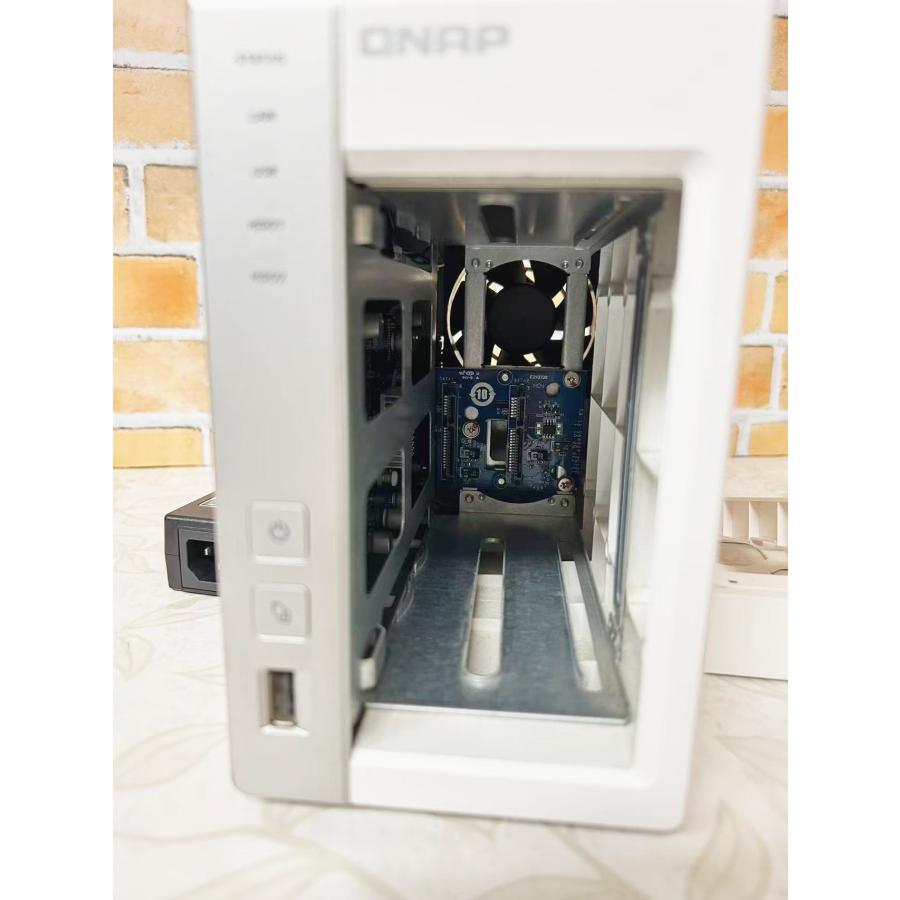 QNAP YM0509☆中古現状品☆QNAP NAS/NVR TS-220 HDD無し 動作品 AC