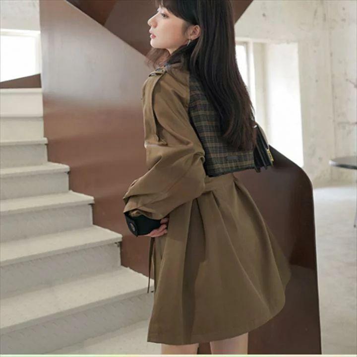 ショートコート トレンチコート 無地 チェック柄 Aライン フレア こなれ感 カジュアル系 フェミニン きれいめ 10代 代 レディースファッション 可愛い 春 お出 人気を誇る
