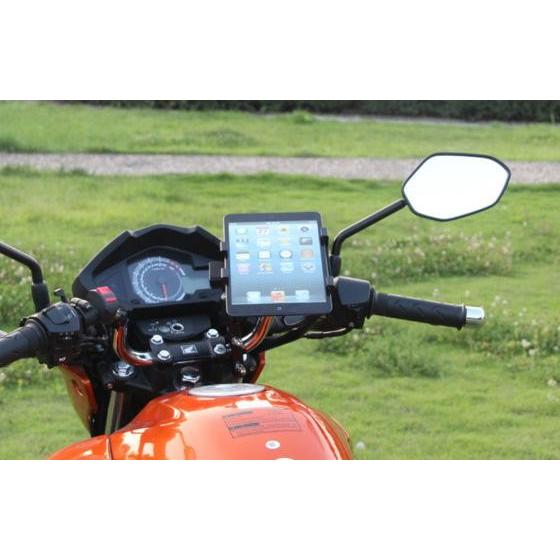 タブレットを自転車で見る