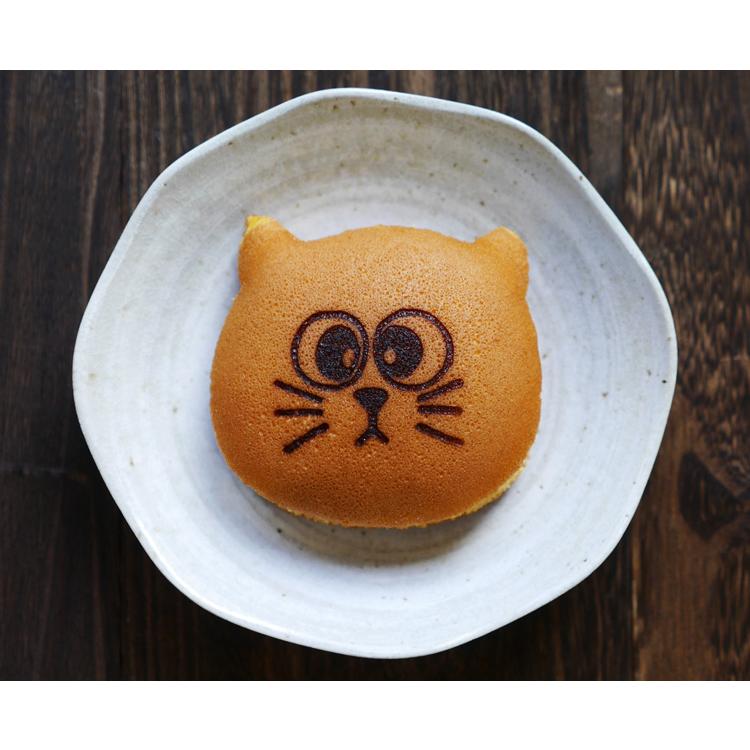 和菓子【猫どら焼き（白あん）】 ギフト 可愛い 動物 ねこ お祝い 贈答品 イベント お歳暮 贈り物 ご挨拶 お取り寄せ お土産 手土産 猫の日 引菓子 プレゼント |  | 01