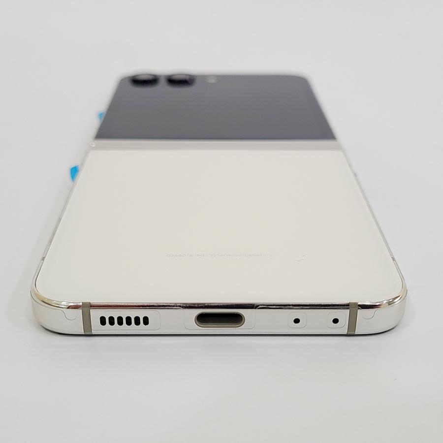 Galaxy Z Flip5 本体 256GB クリーム SIMフリー 韓国版 Aランク Galaxy Z Flip5 本体 256GB クリーム SIMフリー 韓国版 Aランク