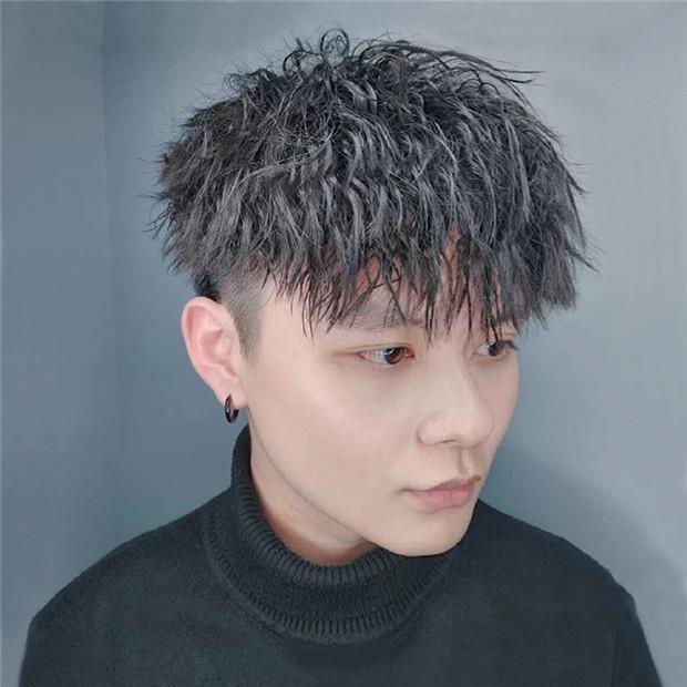 部分ウィッグ メンズ 短髪 巻き毛 自然人毛 メンズウィッグ男性用 おしゃれ耐熱ウィッグ かつら インテリウィッグ 日常用 ウィッグ かつらの画像