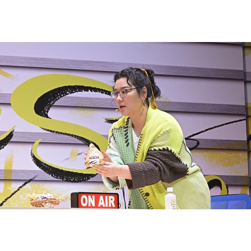 新品 ジェーン・スーと堀井美香の「OVER THE SUN」2024年1月公演『幸せ