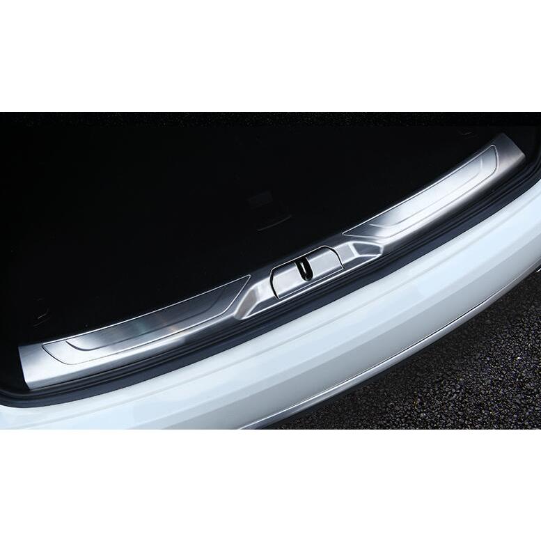 年最新海外 マセラティ レヴァンテ Levante 専用 トランクガード 内側用 ステンレス製 超美品 Config Ba