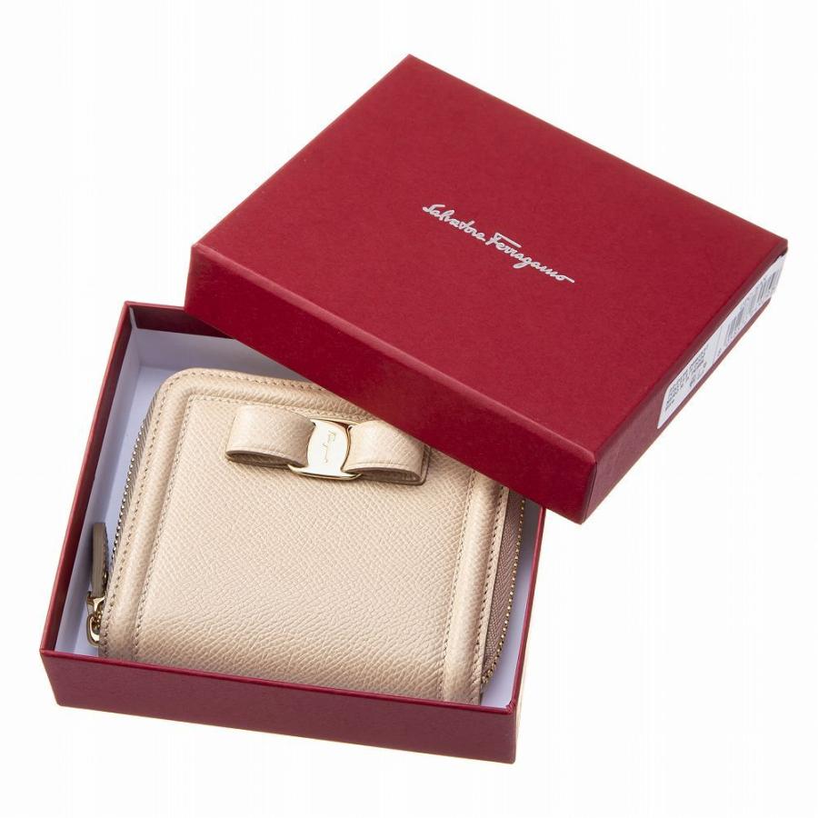 フェラガモ　財布　22-D156 マカダミア FERRAGAMO（フェラガモ） ラウンドファスナー折り財布 22D156 683536