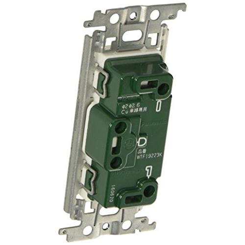 パナソニックPanasonic 15A・20A兼用埋込接地コンセント 250V 金属枠付 ホワイト WTF19223WK |  | 01