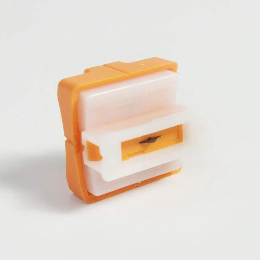 ペーパーカッター ミニ裁断機 切断機 スライドカッター A5/A4サイズ対応 カッター替刃 携帯に便利 ポータブル 写真ブック 替刃4枚入り?実 |  | 03