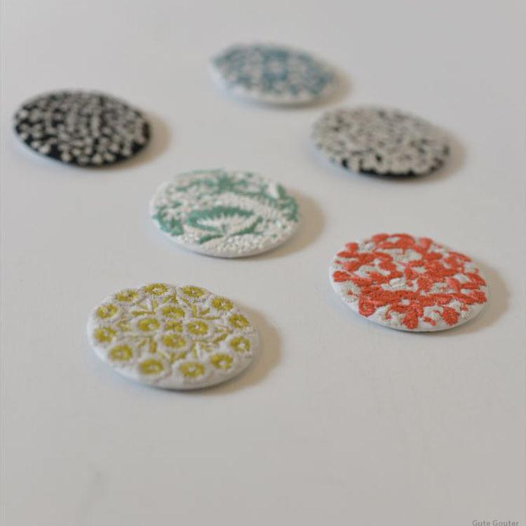 倉敷意匠 Classiky 点と線模様製作所 刺繍缶バッチ Ks Nh062 ブローチ缶バッジ ししゅう かわいい おしゃれ 個性的 ギフト ホワイトデー Zk Ks Nh062 Gute Gouter 通販 Yahoo ショッピング