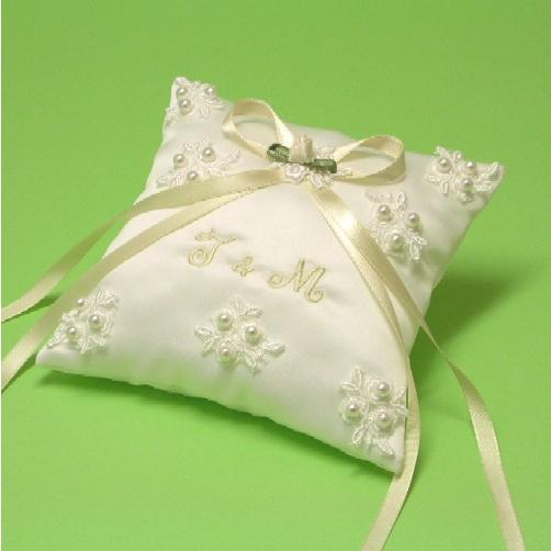 リングピロー 完成品　ミニスクエア　イニシャル刺繍入り | 