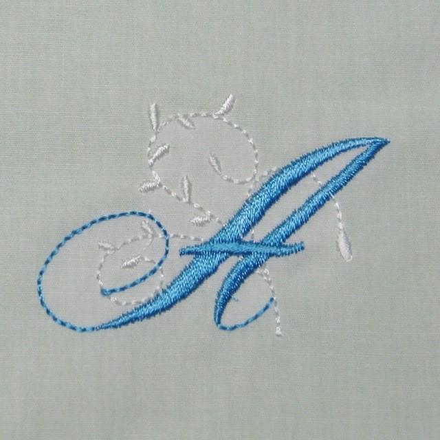 花嫁ハンカチ イニシャル刺繍入り 1枚 |  | 02