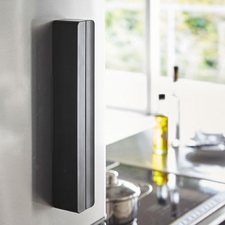 最大93 オフ 山崎実業 Tower マグネットラップケース ｌ ホワイト ブラック ラップカバー ラップホルダー キッチン収納 おしゃれ 冷蔵庫横 磁石 タワー 父の日 プレゼント Riosmauricio Com