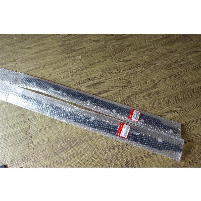 ホンダ　純正 S2000 AP1 AP2 フロント ドア サイドモール 左右 ☆ ホンダ 純正 新品 AP1 AP2 S2000 フロントドアモール 左右 ウェザー