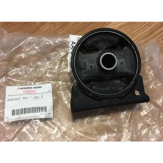 ☆ 三菱 純正 新品 デリカD:5 CV5W エンジンマウント マウントゴム