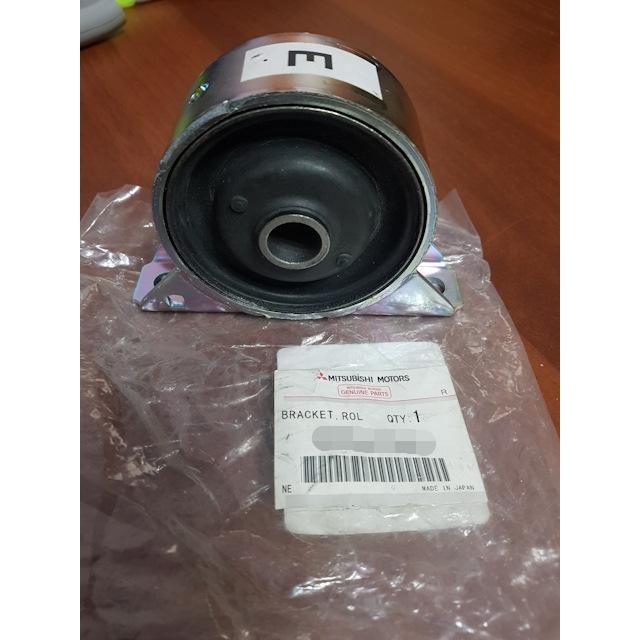 ★ 三菱 純正 新品 CJ4A CN9A CP9A ランサー ミラージュ エンジンマウント ロール ストッパーブラケット 右 BRACKET ENG ROLL STOPPER RH | 