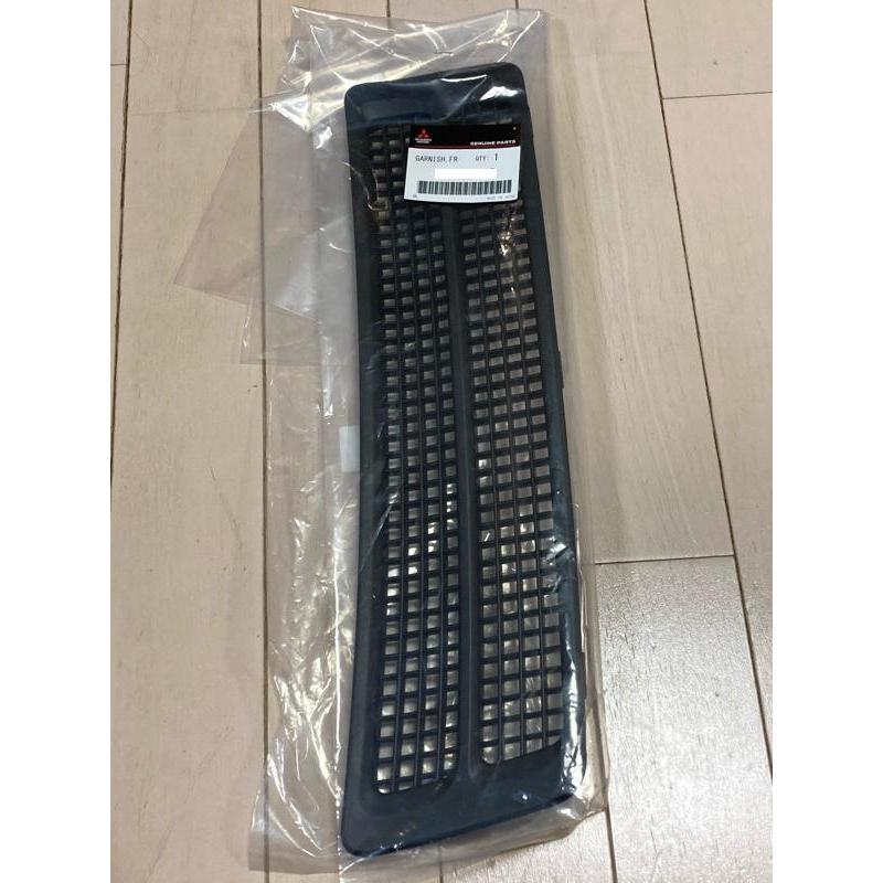 パジェロミニ H58A・H53A 前期 純正オプション カーボンメーターカバー 三菱純正 新品 パジェロミニ H53A H58A H59A カウルトップガーニッシュ
