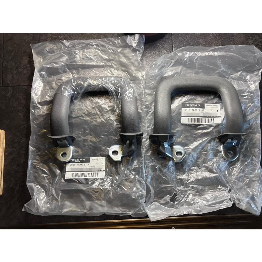 日産 NV350 キャラバン 後部座席 アシスト グリップ左右セット LH RH ☆ 日産 純正 新品 NV350 キャラバン 後部座席 アシスト グリップ 左右