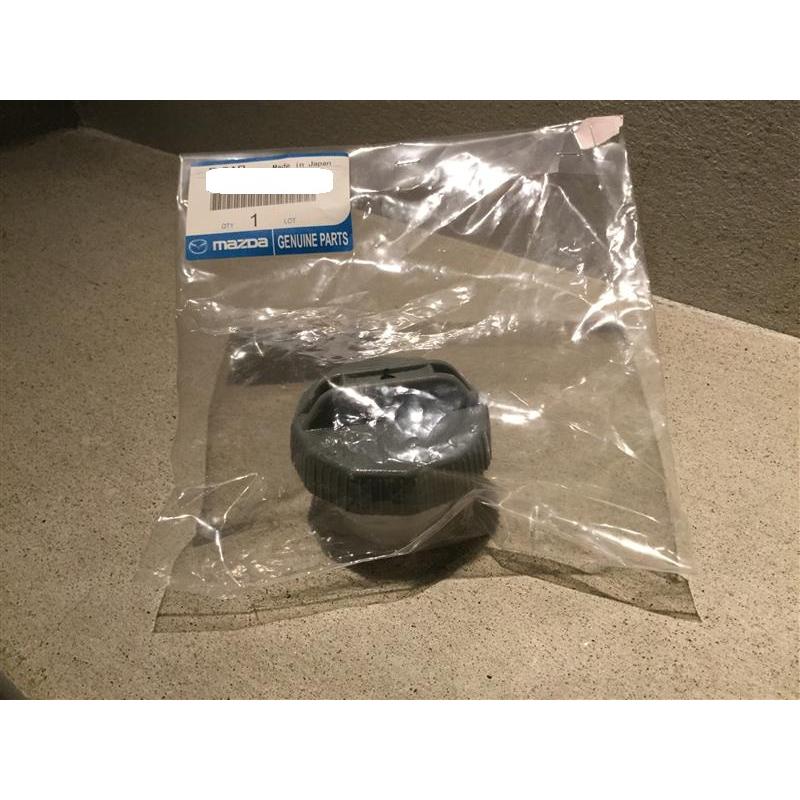 マツダ純正 RX-7 (FC3S & FD3S) 北米輸出仕様フューエルキャップ ☆ マツダ 純正 新品 FD3S FC3S RX-7 北米輸出仕様 フューエルキャップ