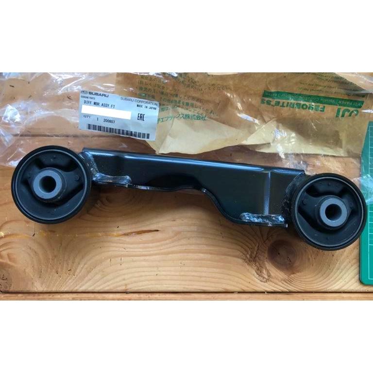 ☆ スバル 純正 新品 R1 R2 リアデフマウント FT ディファレンシャル