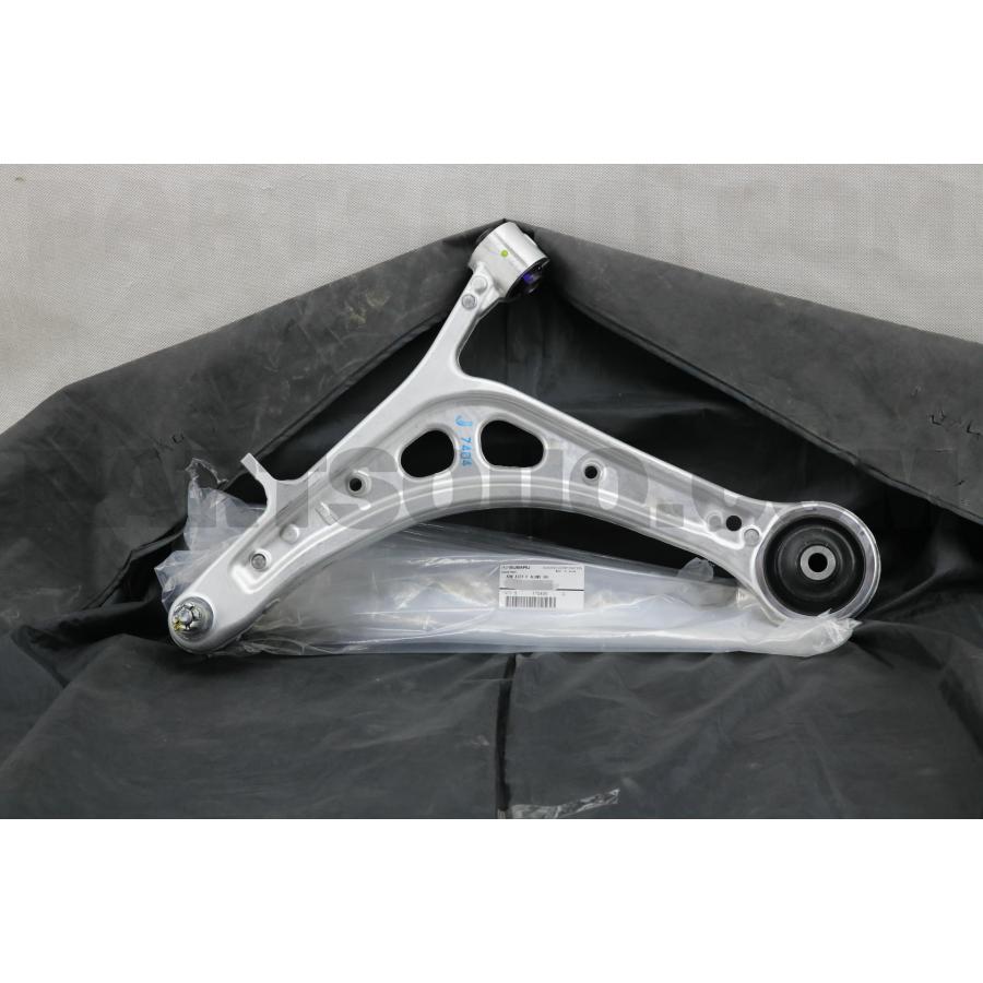 スバル純正　ロアアーム　新品、未使用 ☆ スバル 純正 新品 VAG VAB VM4 VMG WRX S4 フロント ロアアーム