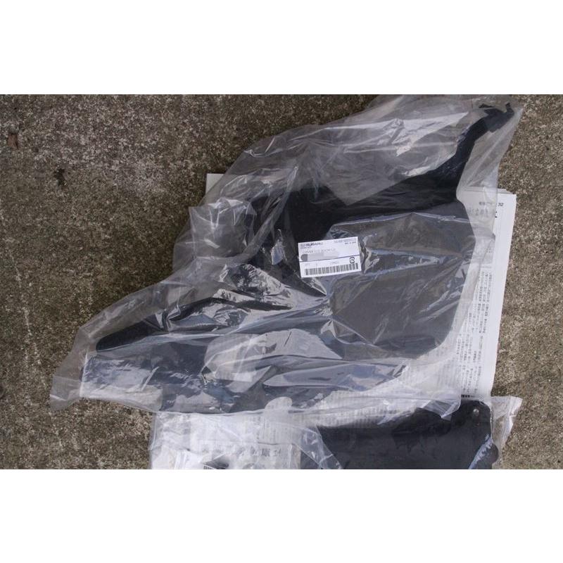 スバル純正 新品 レガシィ BP5 BL5 エンジンカバー　バッテリーカバー ☆スバル純正新品☆BP5 BL5 BPE レガシィ バッテリーカバー エンジン
