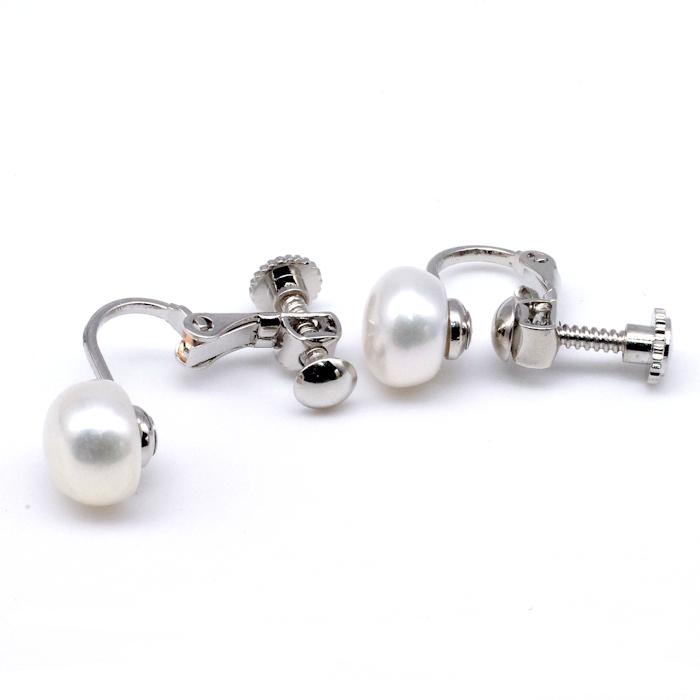 金属アレルギー対応 淡水パールイヤリング ７.５〜８ｍｍ ホワイト系 ボタン型 ネジバネ式 ニッケルフリーメッキ処理 |  | 02
