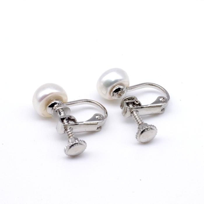 金属アレルギー対応 淡水パールイヤリング ７.５〜８ｍｍ ホワイト系 ボタン型 ネジバネ式 ニッケルフリーメッキ処理 |  | 03