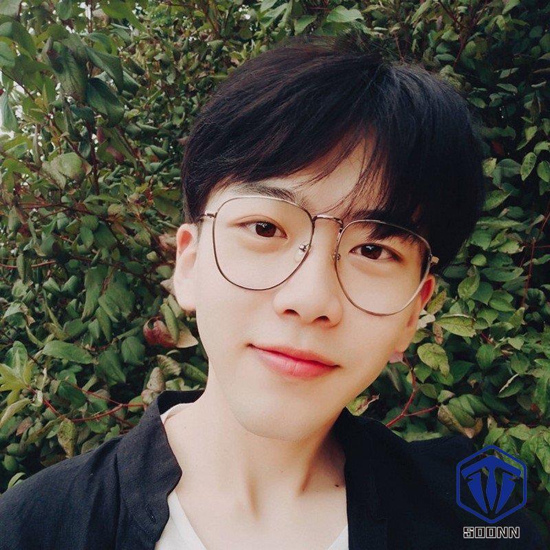 伊達メガネ ファッションメガネ おしゃれメガネ ティアドロップ型 ビッグフレーム 眼鏡 度なし 細渕 細ぶち 男女兼用 レディース メンズ 婦人用 紳 Q422 Yjmj102 Soonn 通販 Yahoo ショッピング