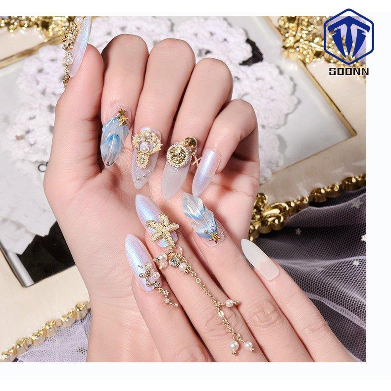 ずれない付け方はこれ スワロフスキーとガラスの違いは ネイルストーンおすすめランキングtop12 To Buy トゥーバイ ネイル アートエンボススクエアダイヤモンドスーパーフラッシュラグジュアリーラインストーンネイルデコレーション Swimstore Pl