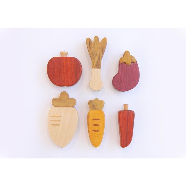ままごと プチシェフ 鍋 野菜セット 木製 ままごとセット おままごと おなべ 木 磁石入り 食材 まな板 カトラリー 天然木 無着色 舐めても安心 木のおもちゃ Ma 08 木のおもちゃと子ども家具スプソリ 通販 Yahoo ショッピング
