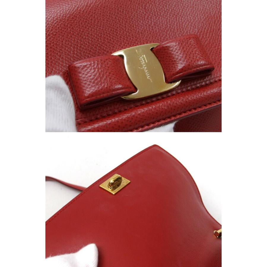 サルヴァトーレ・フェラガモ ヴァラ・リボン チェーンショルダーバッグ